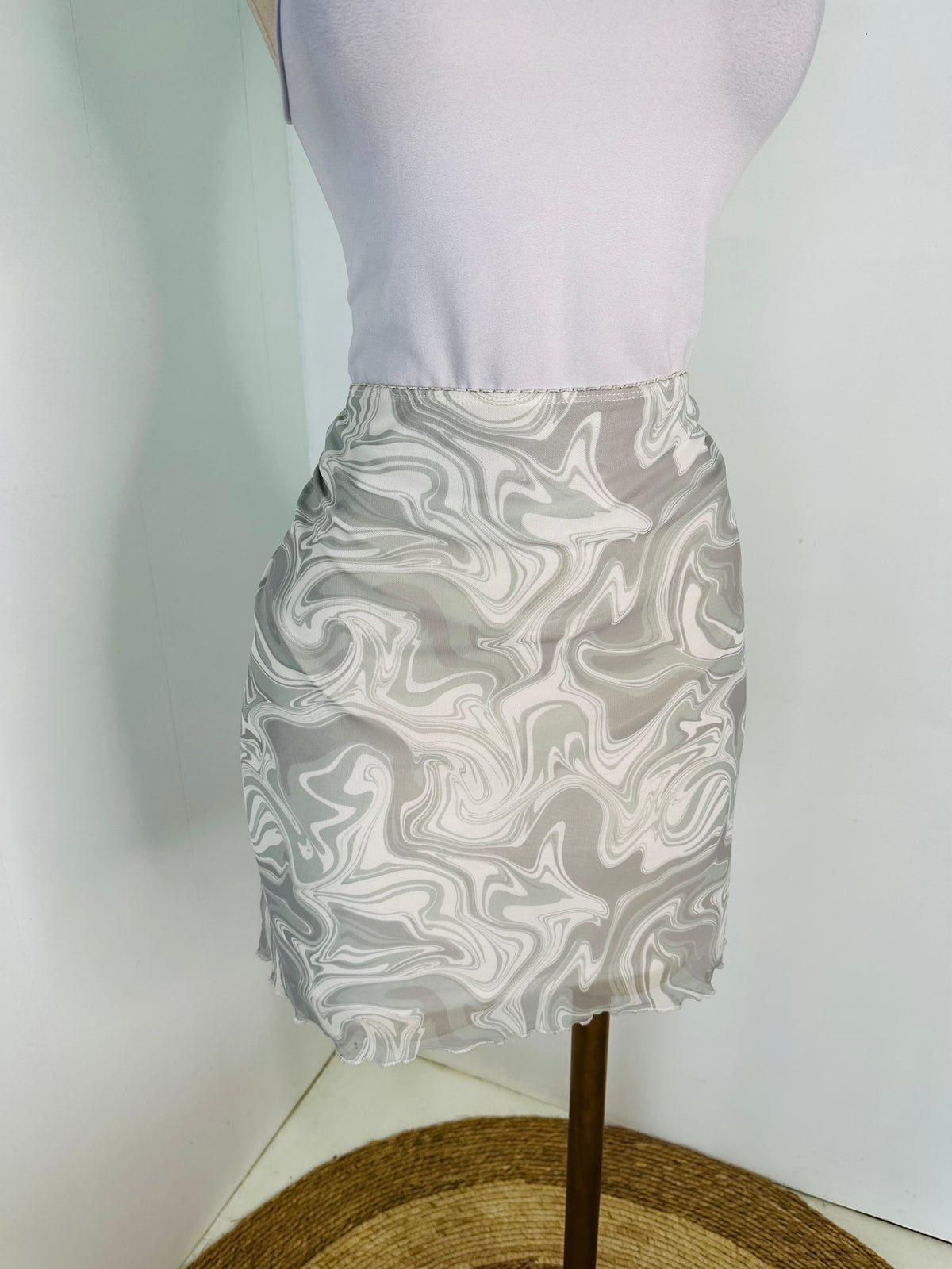 Falda gris
