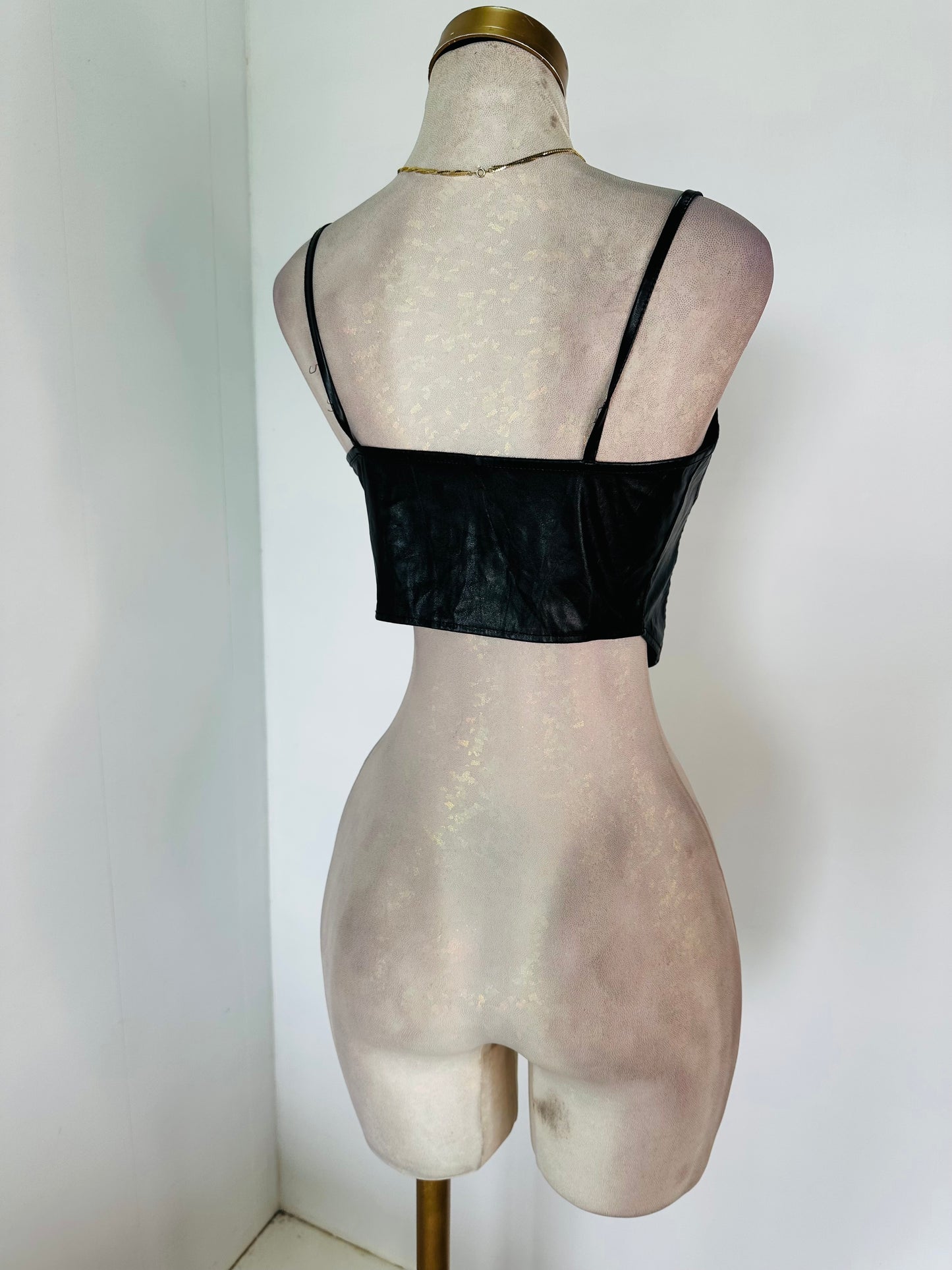 Blusa cuerina