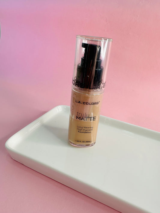 Base de maquillaje disponible en 2 tonos