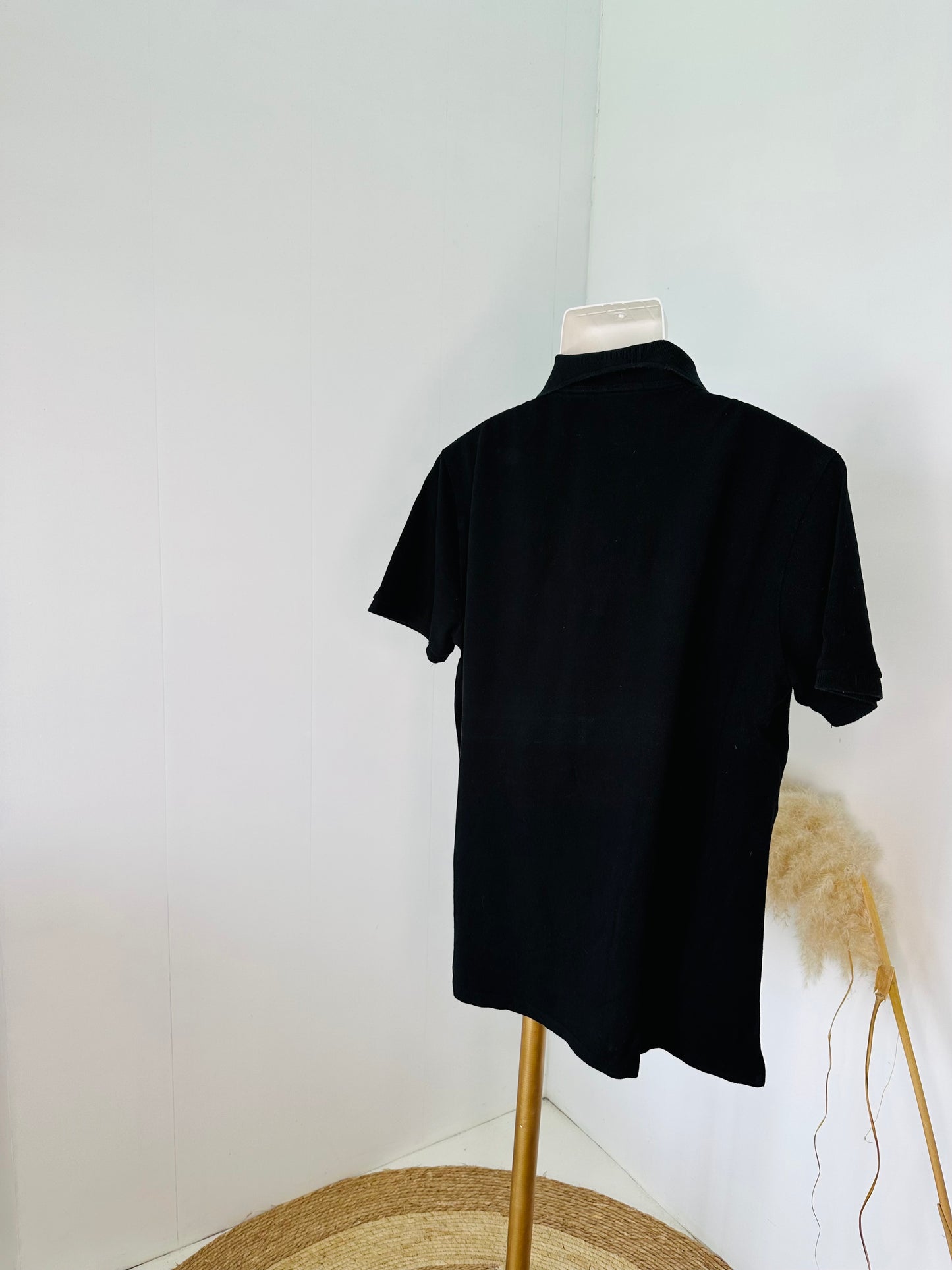 Camisa negra