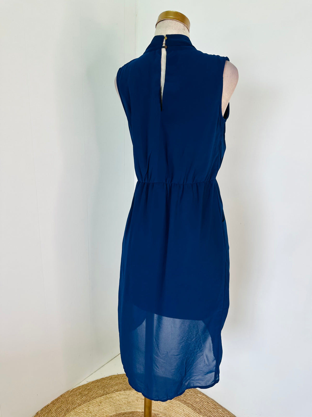 Vestido azul cruzado