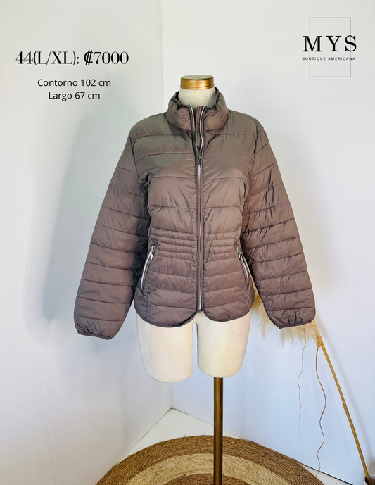 Jacket estilo impermeable