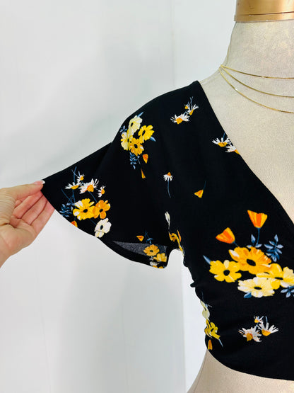 Blusa negra flores