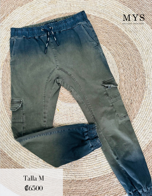 Pantalón cargo
