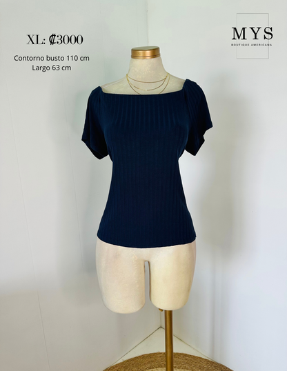 Blusa azul básica