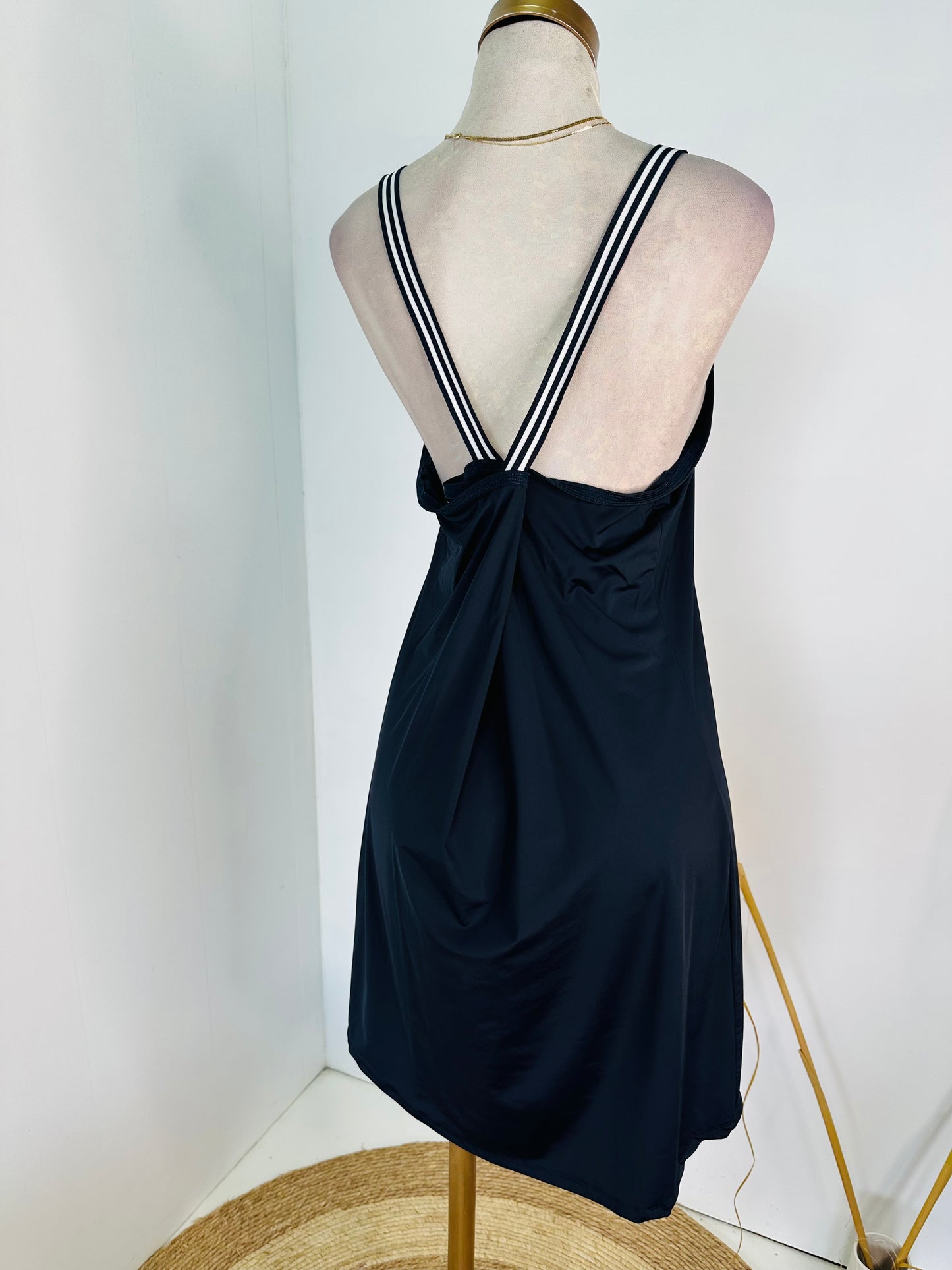 Vestido estilo deportivo azul