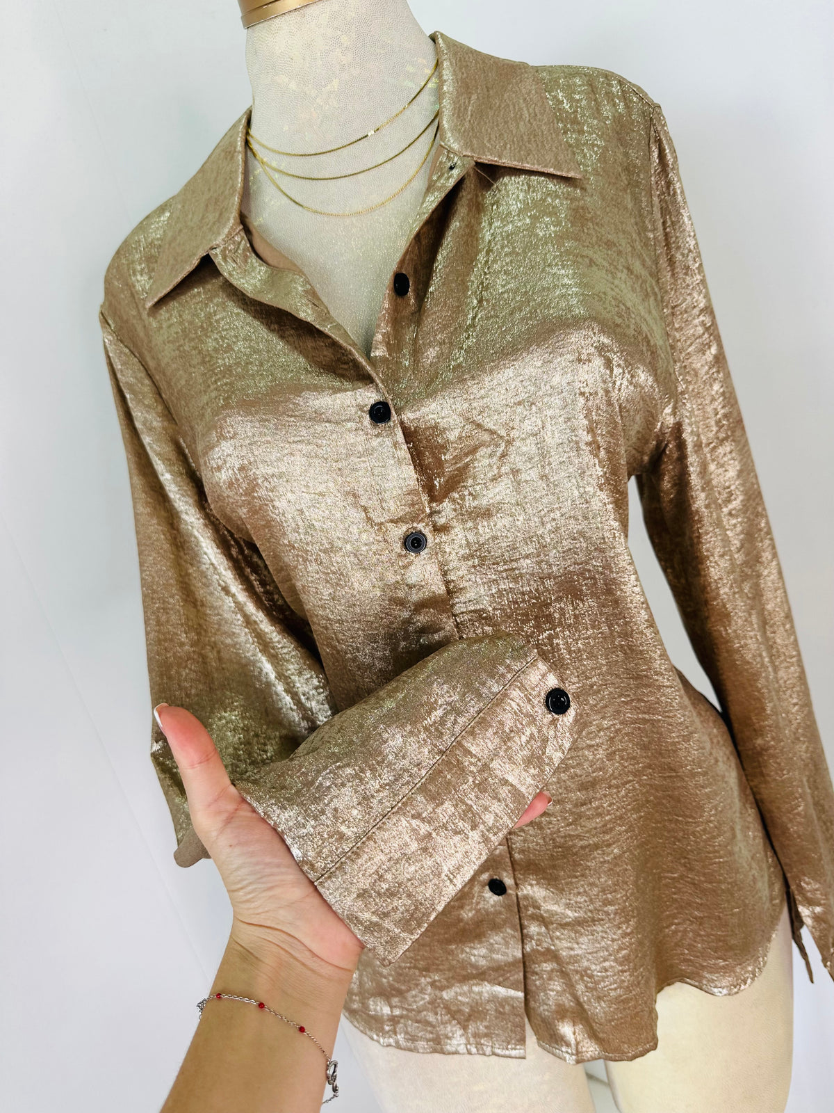 Blusa dorada