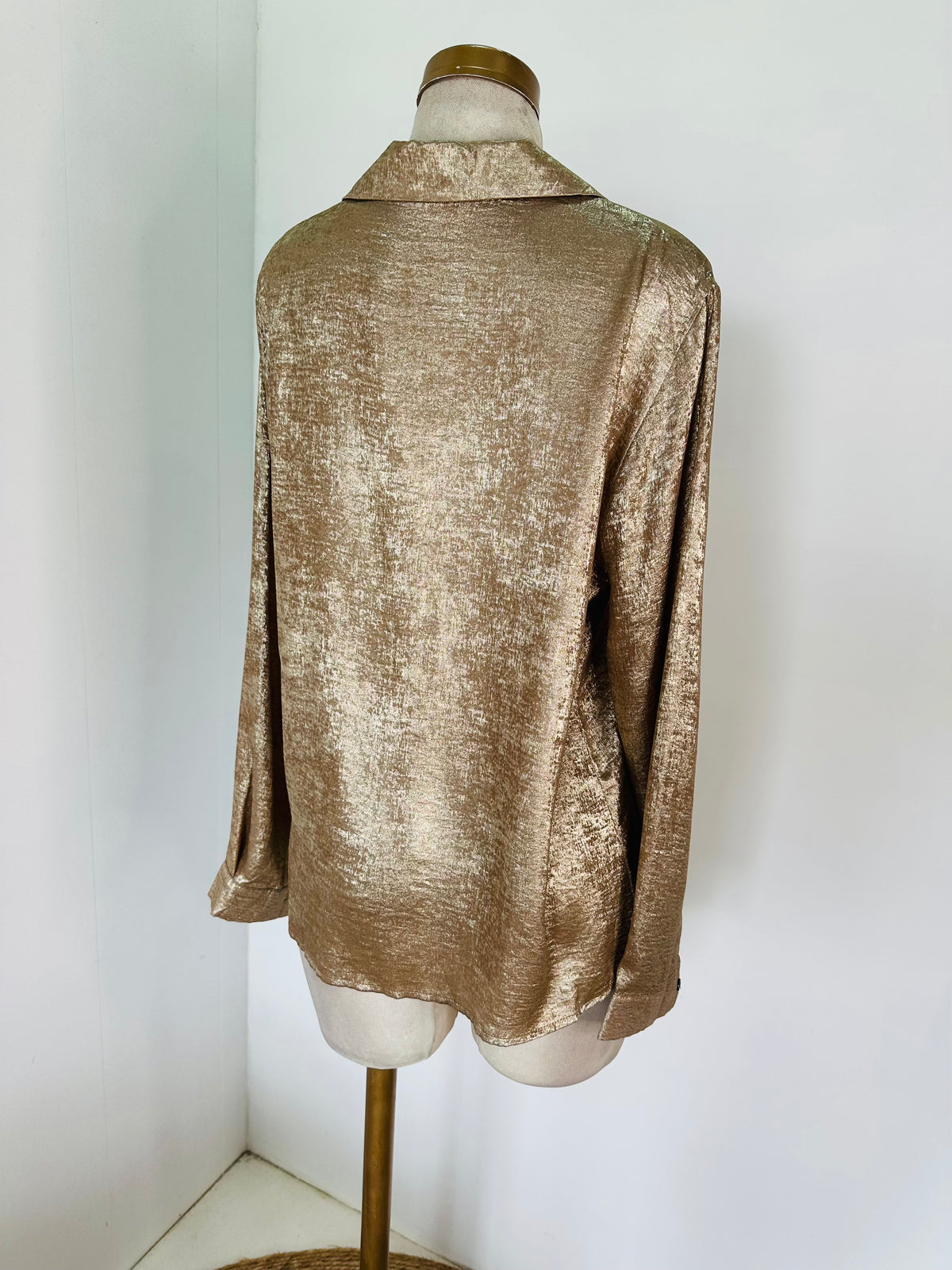 Blusa dorada
