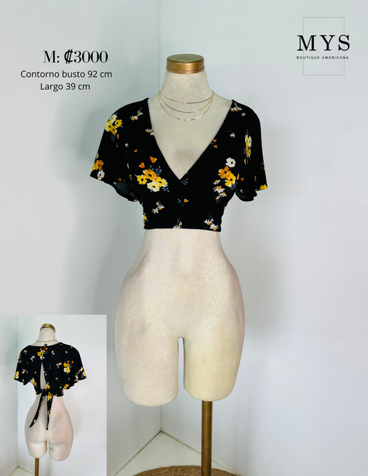 Blusa negra flores