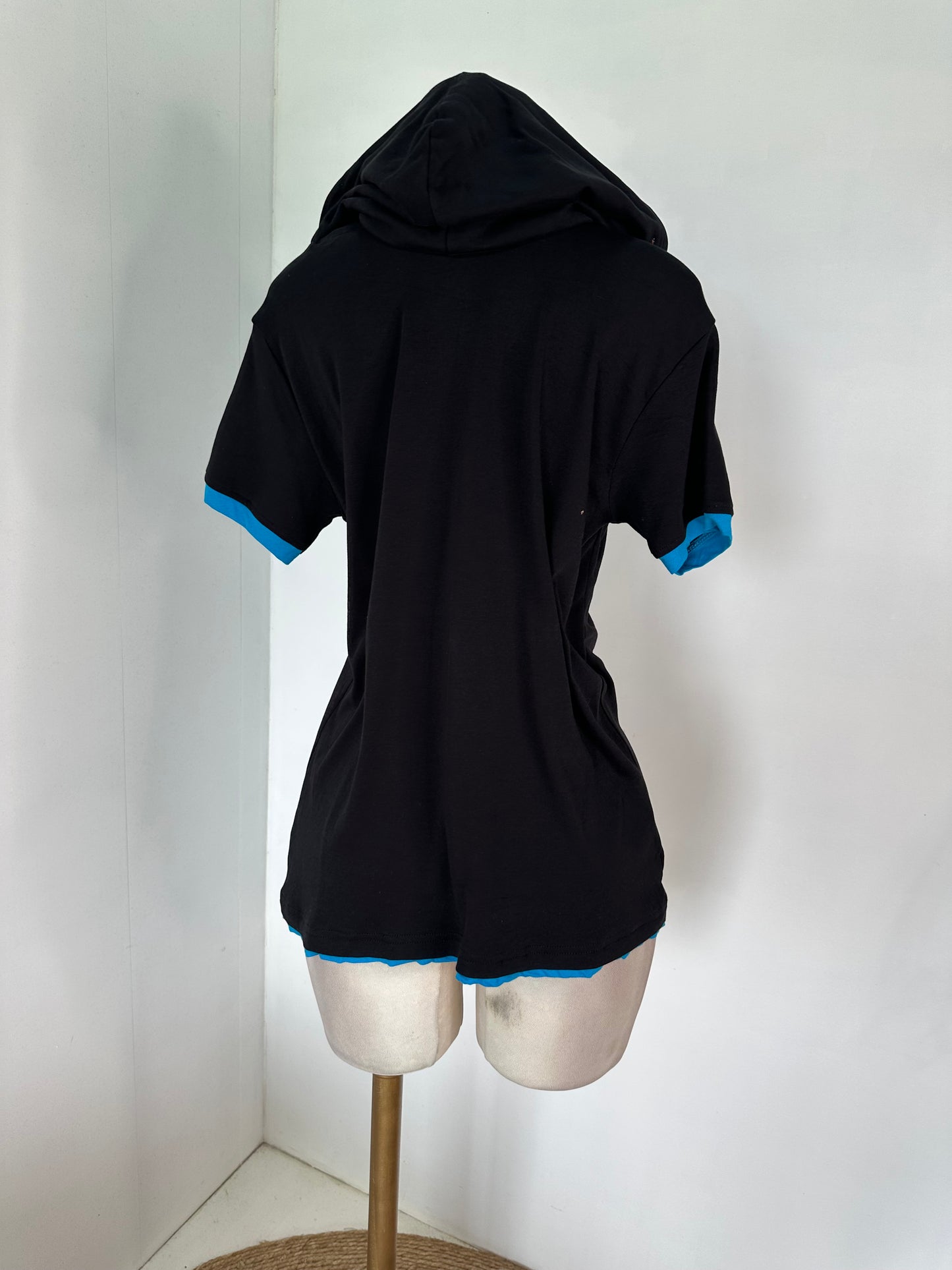Blusa con capucha