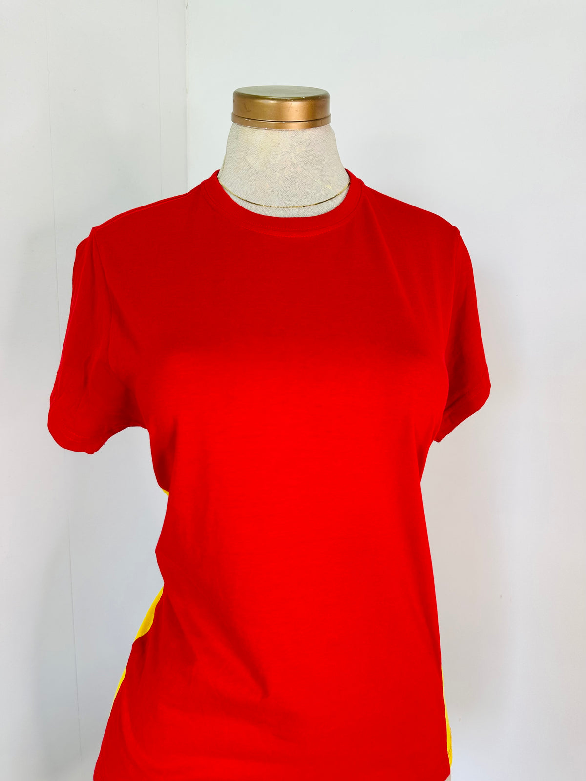 Blusa roja básica