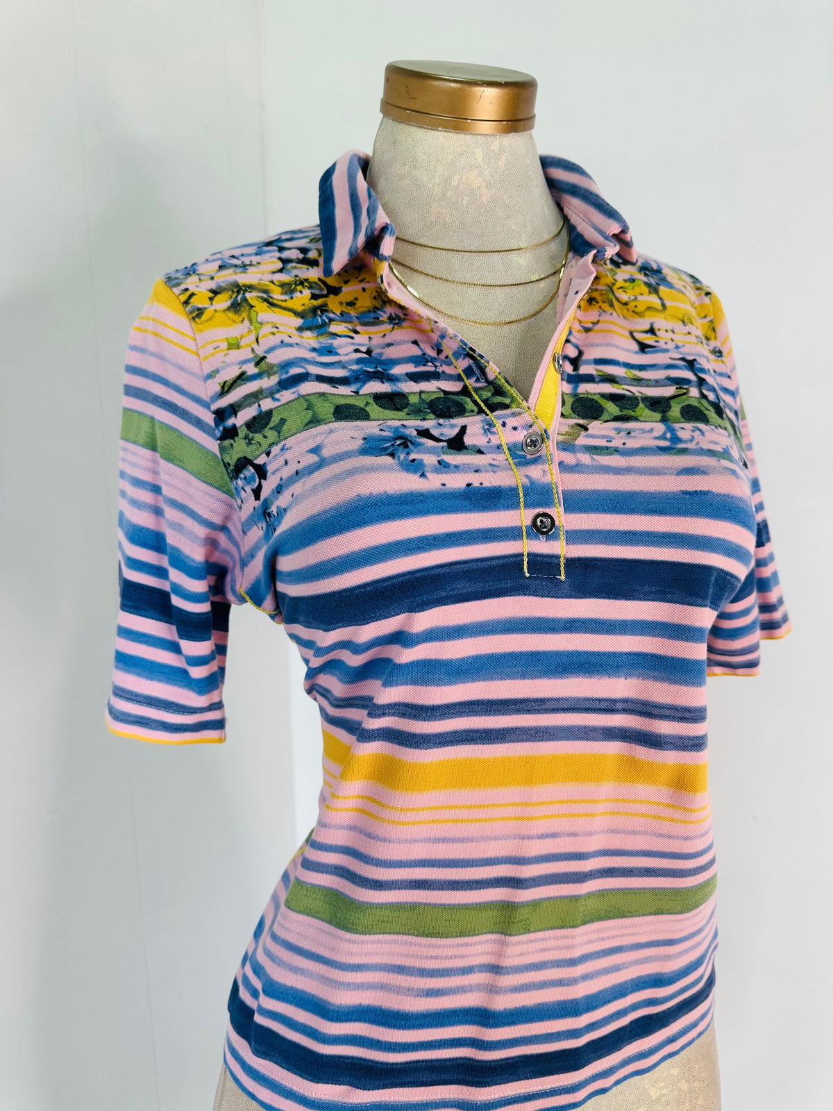 Blusa tipo polo rayas