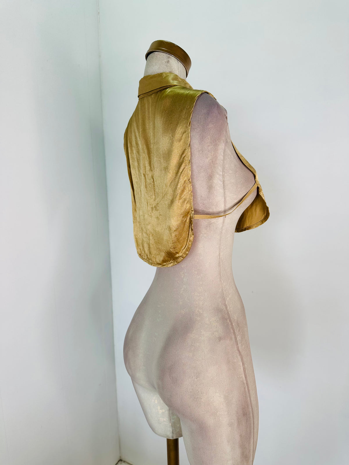 Blusa dorada